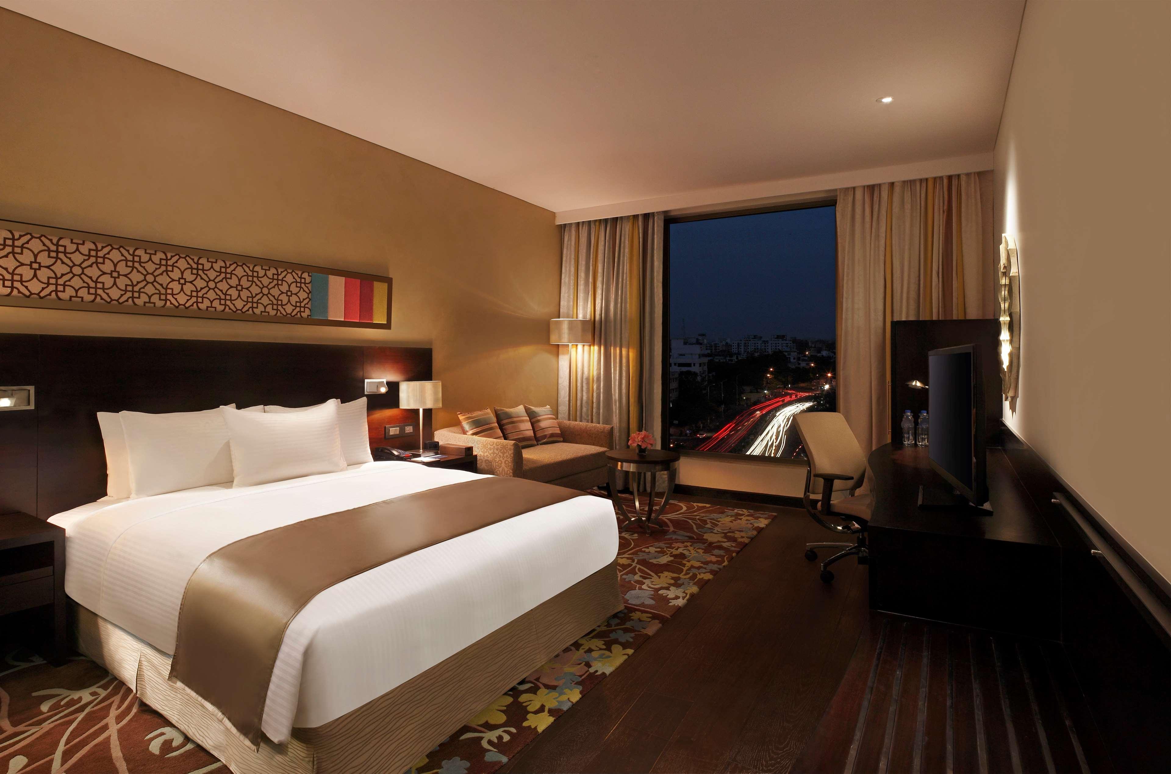 Hilton Jaipur Hotel Exterior foto Deluxe Room