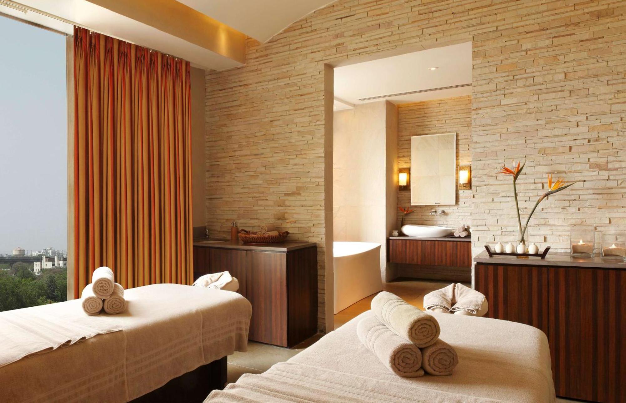 Hilton Jaipur Hotel Exterior foto Spa at The Oberoi, Mumbai