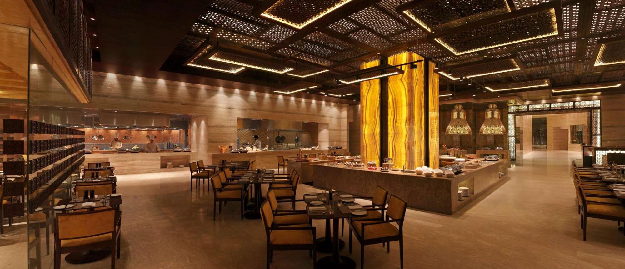 Hilton Jaipur Hotel Exterior foto The restaurant