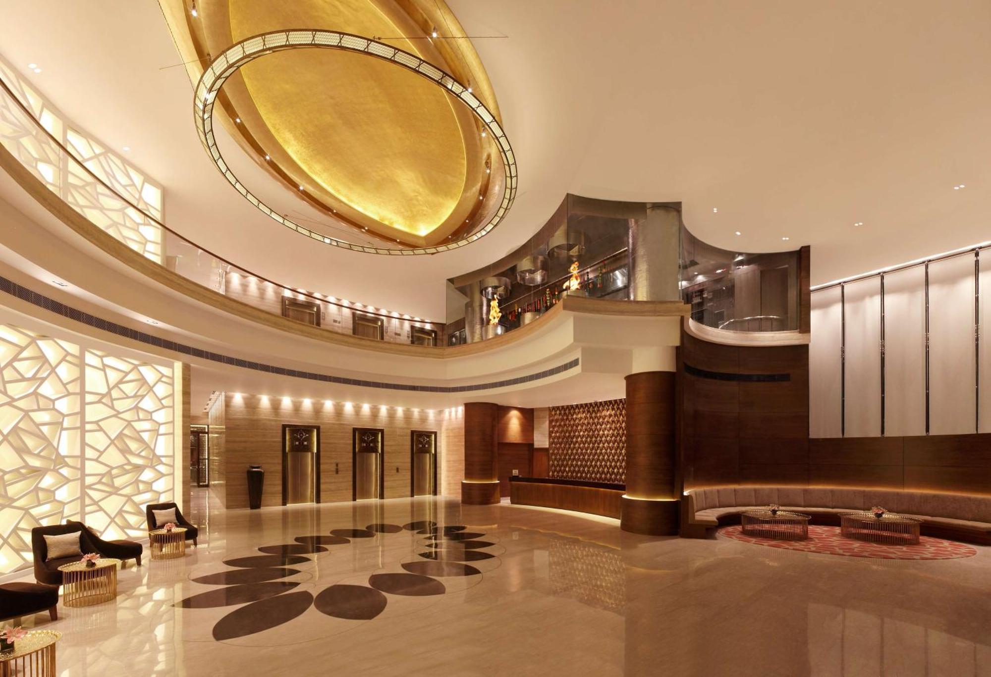 Hilton Jaipur Hotel Exterior foto The lobby of the hotel